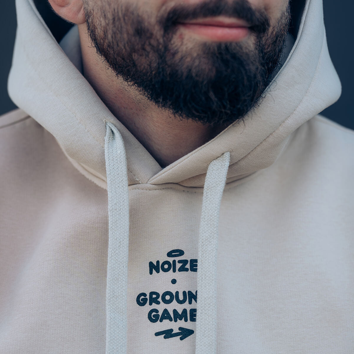 Jopa s kapuco Jiu-Jitsu is Calling x Noize (bež)