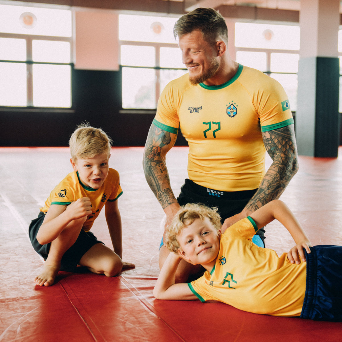 Otroški kratkorokavni rashguard Brazil Football